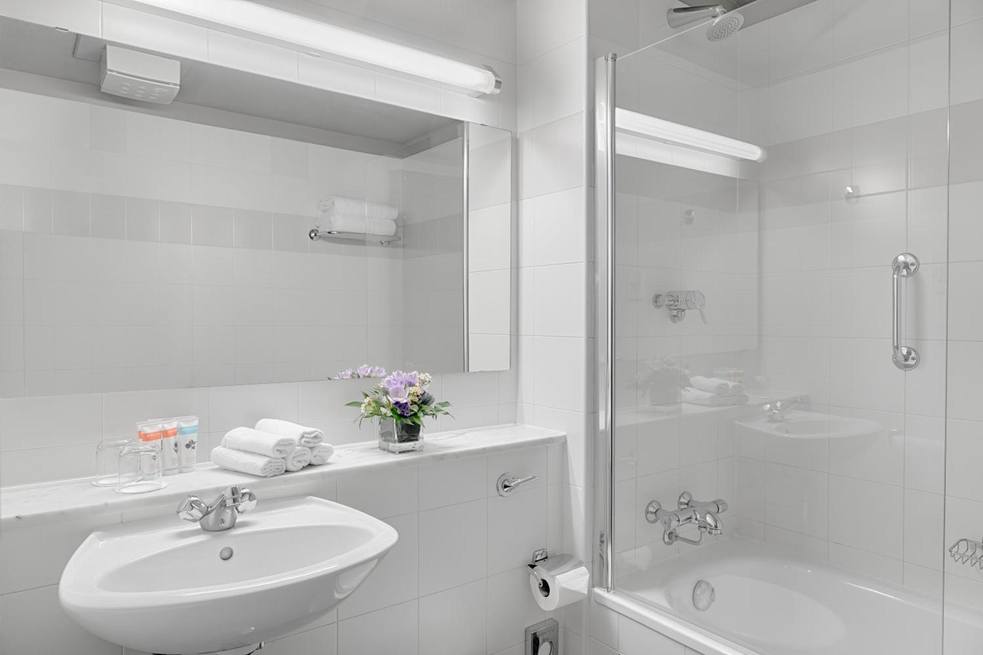 Deluxe Double & Single Room