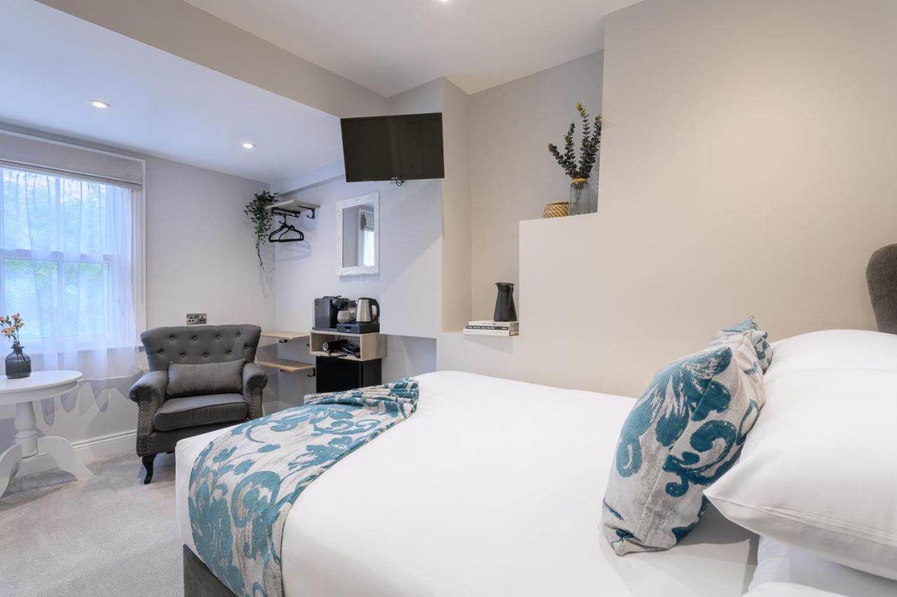 Double Room,1305577762:JPEG