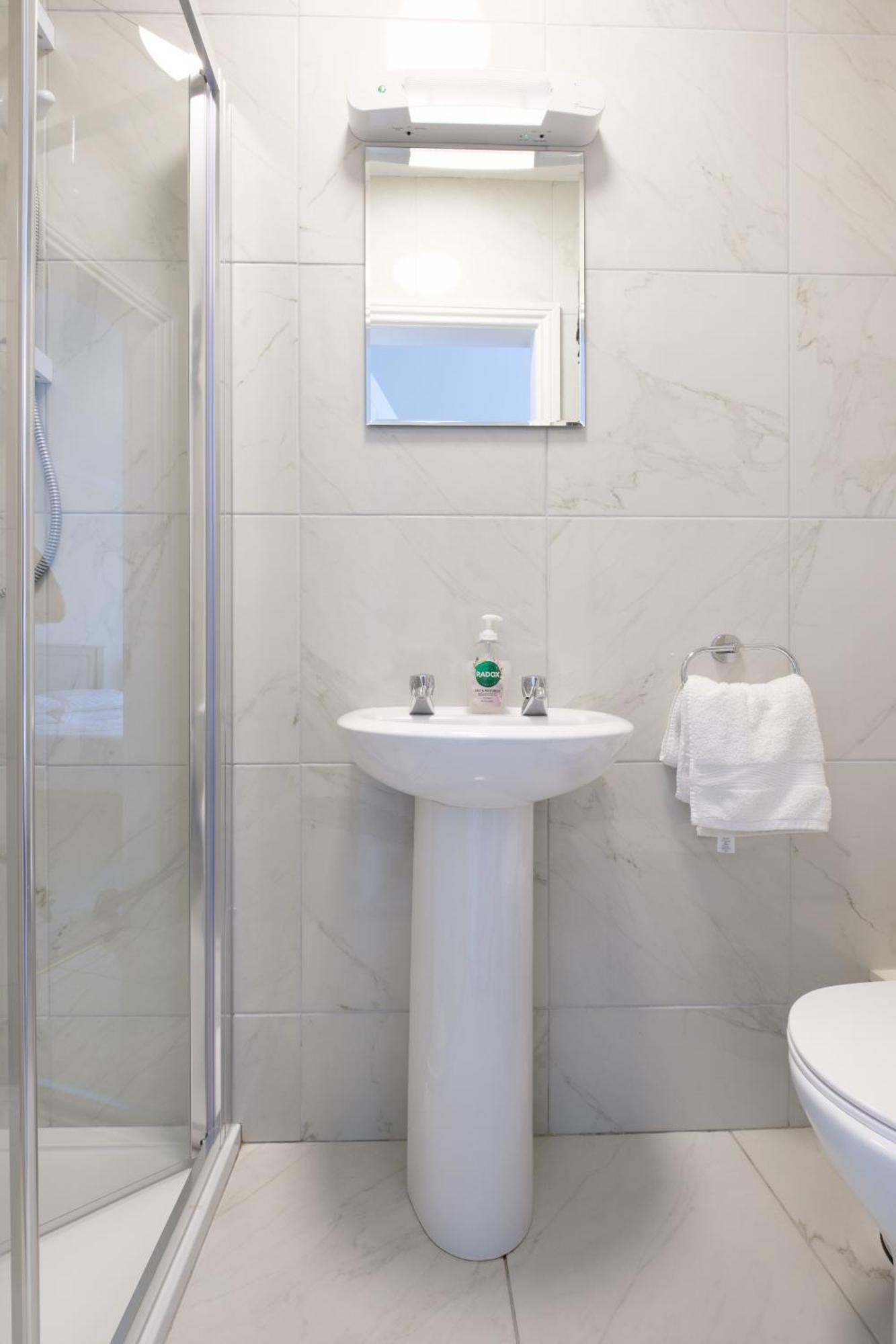 Quadruple Room with Shower