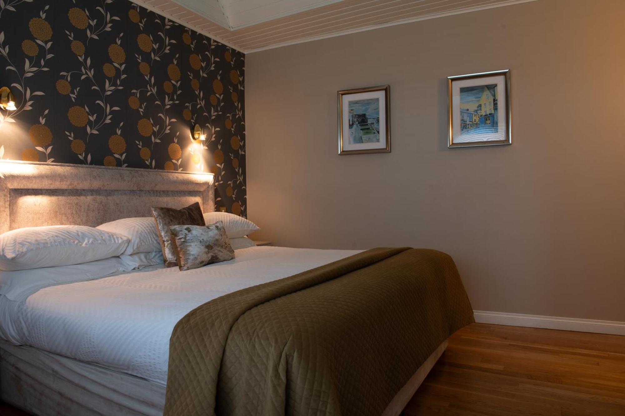 Deluxe Double Room Bath