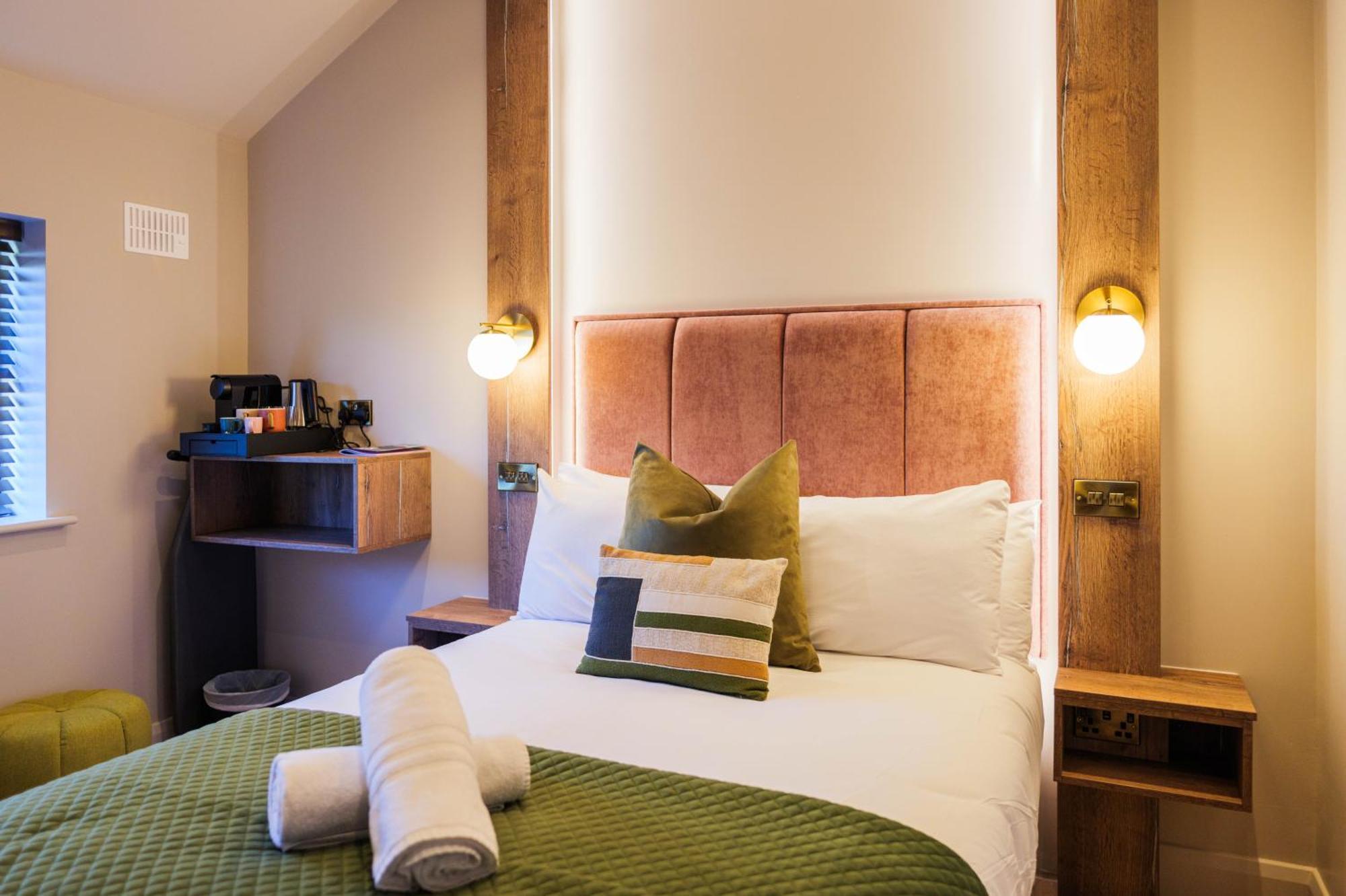 Double Room,1662183418:JPEG