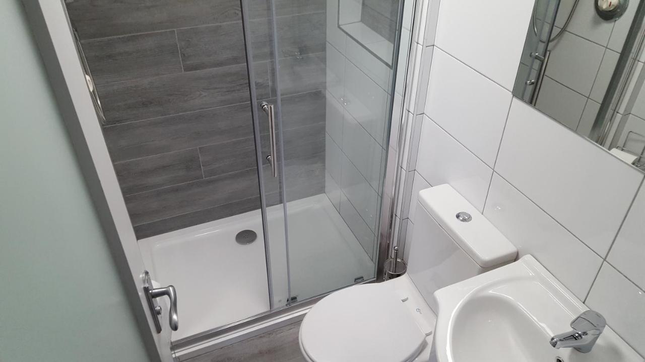 Quadruple Room with Private Bathroom