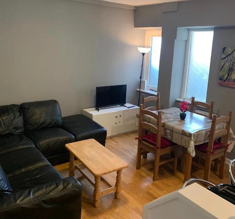Cheap Budget Accommodation-1