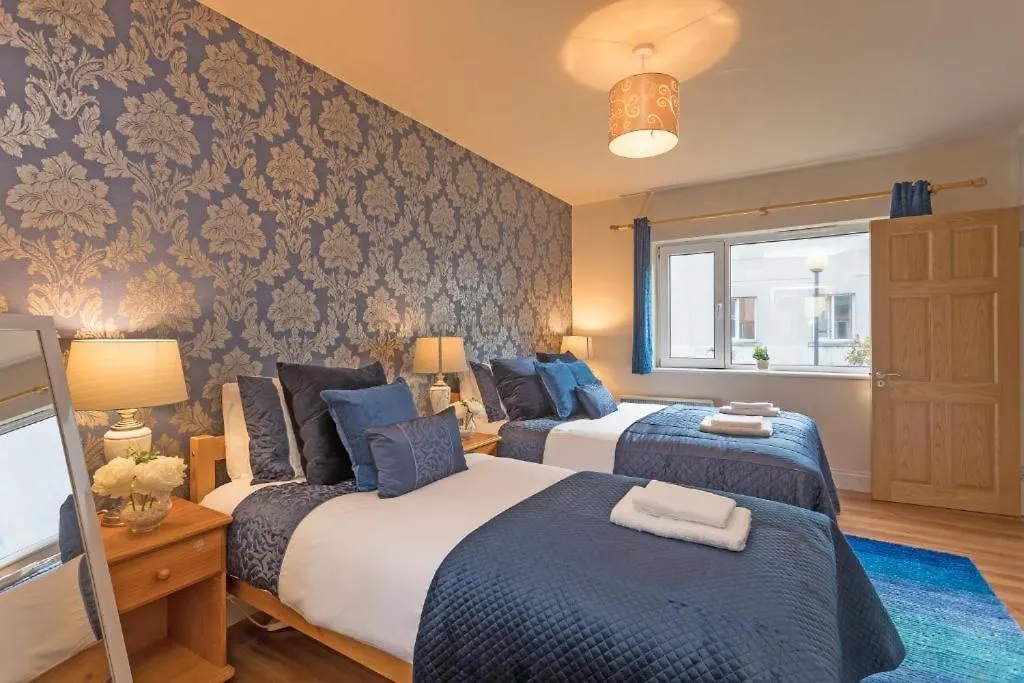 Town Square Townhouse - Best Location In Galway-1