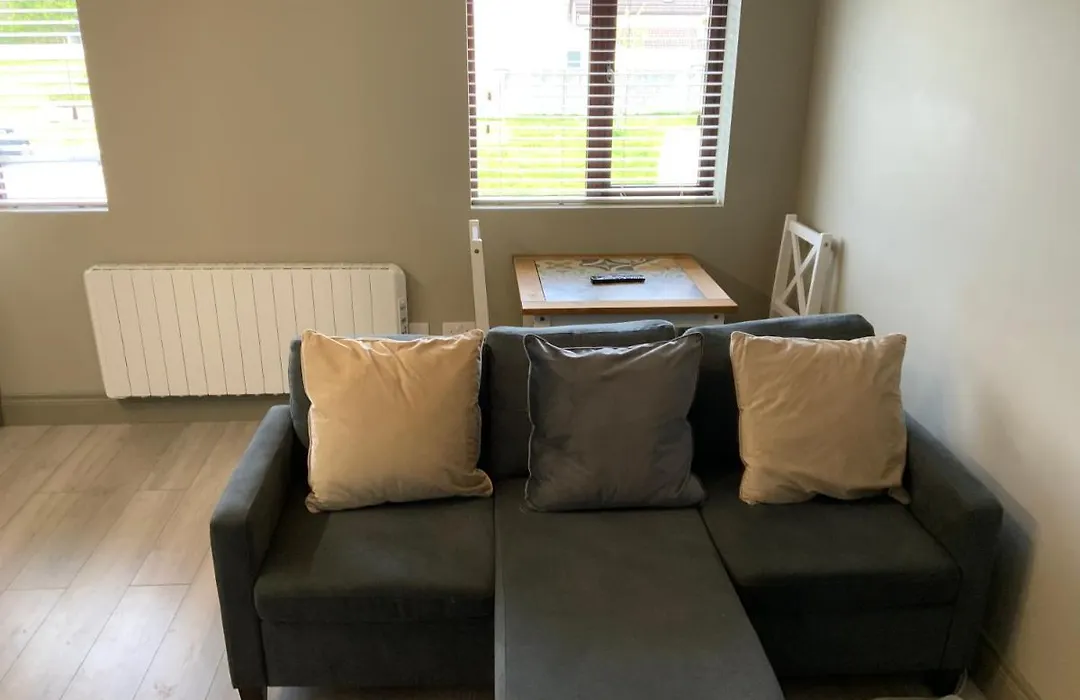 Small,Smart,Tidy 2 Bed Apartment-1