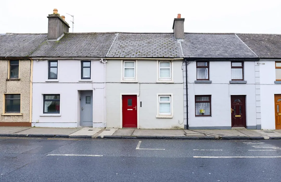 The Red Keep Fab Location - Two Bed - Two Bathrooms -Townhouse-1