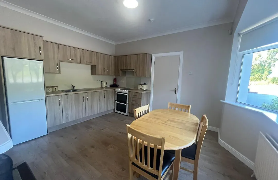 Yeats Lodge Self Catering Apartment And Bar-1