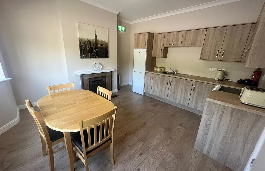 Yeats Lodge Self Catering Apartment And Bar-1