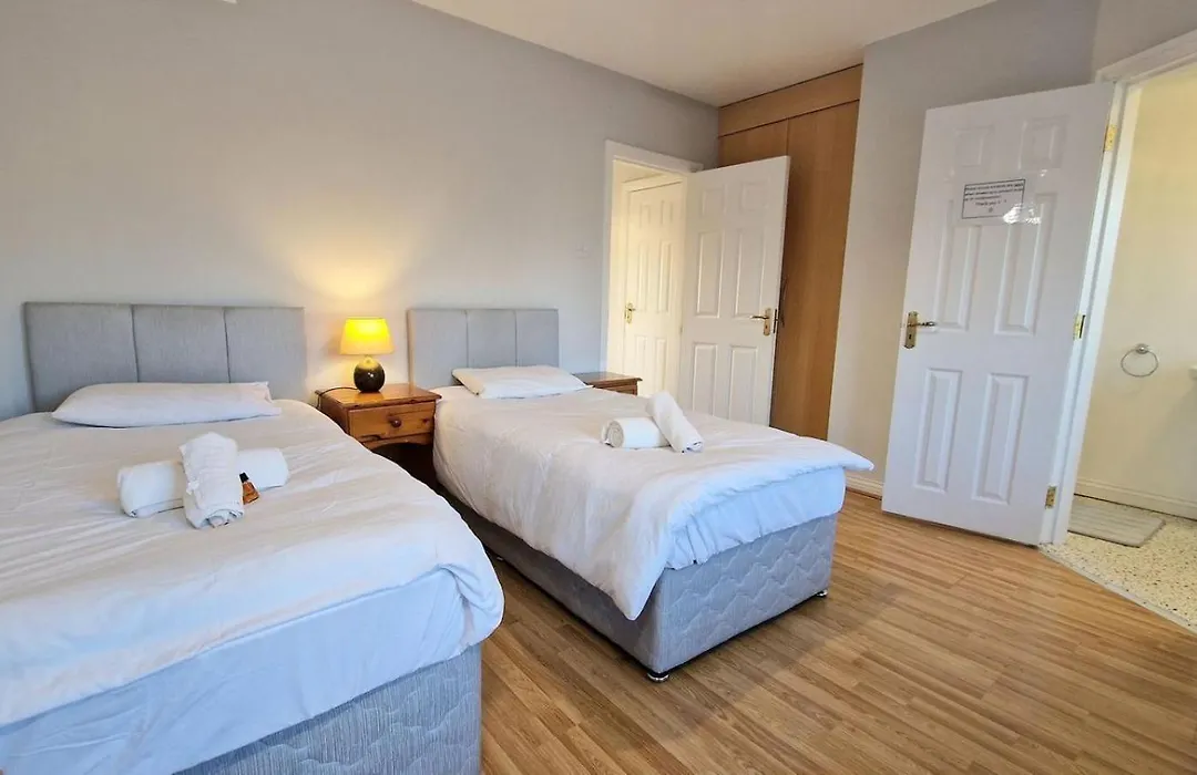 Cosy 3 Bedroom All Ensuites-1