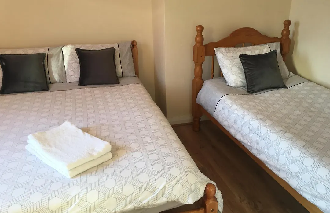 Private Double Rooms & Twin Rooms Rahoon-1