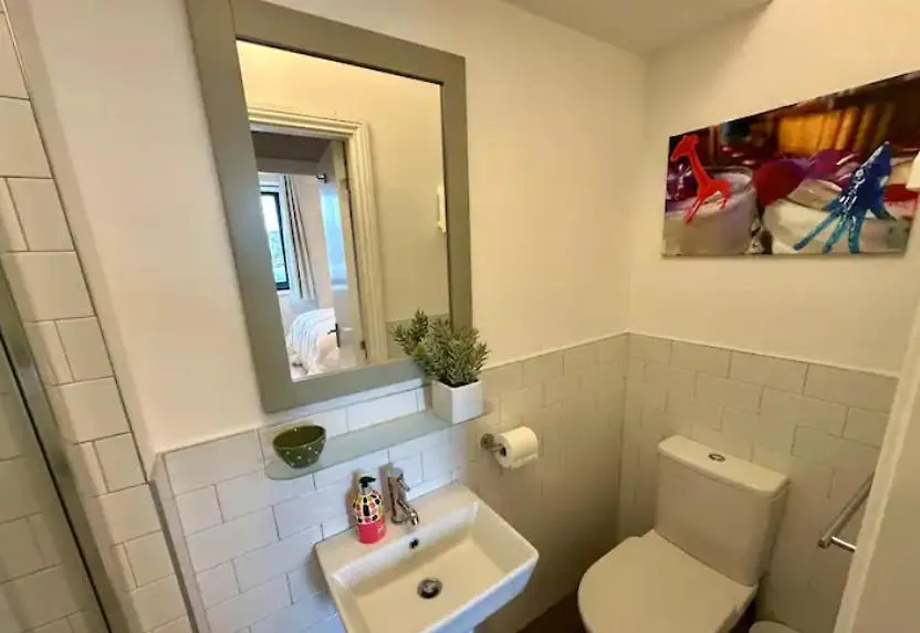 City Centre Dockside Apartment - 2 Bed, 2 Bath-1