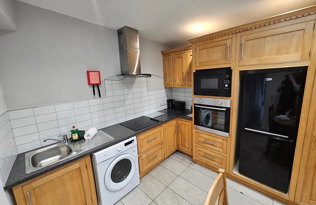 4 Eyre Square Lane-1