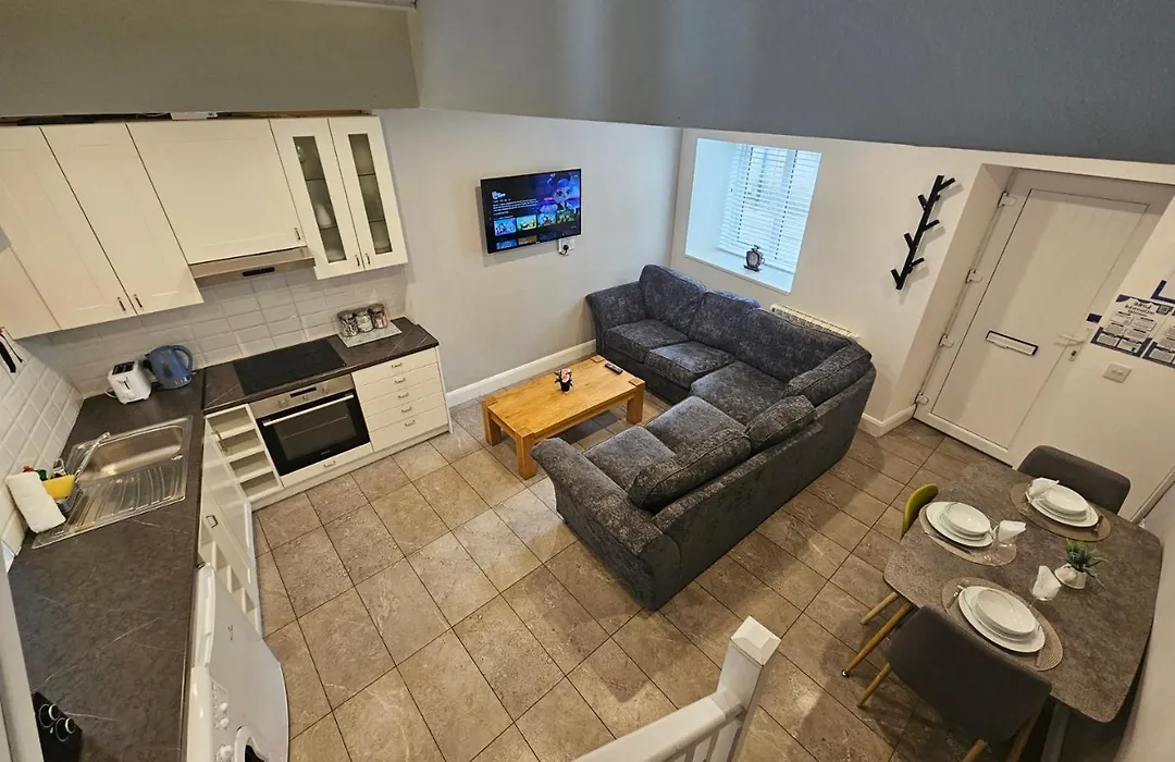 5 Eyre Square Lane-1
