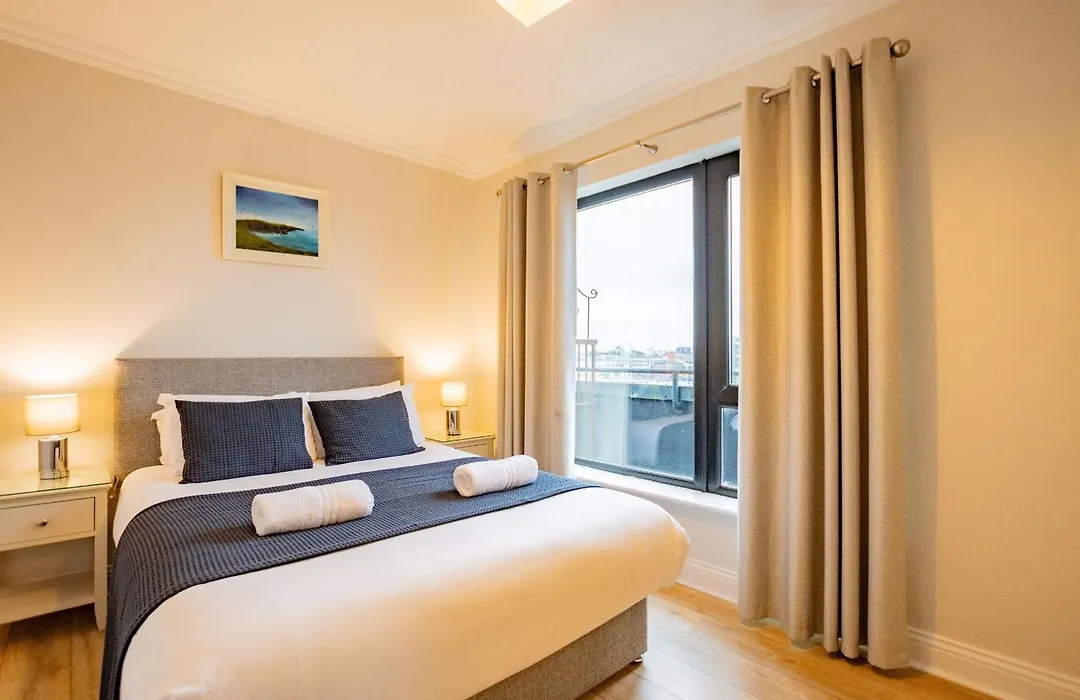 Dockside Penthouse - Free Parking-1