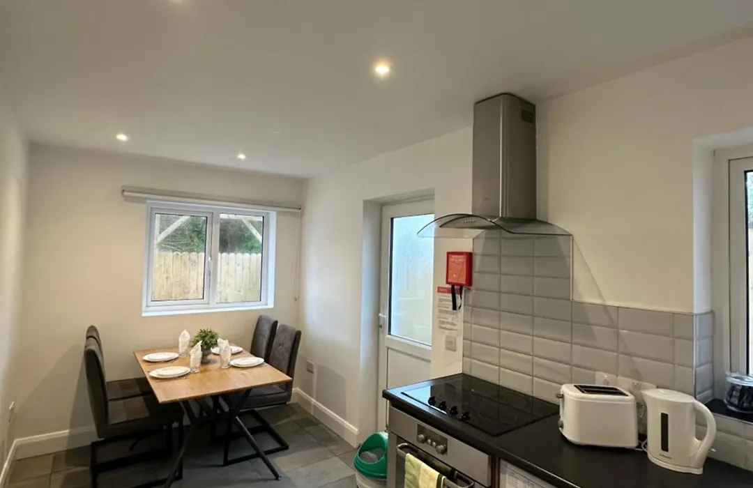 8 Eyre Square Lane-1