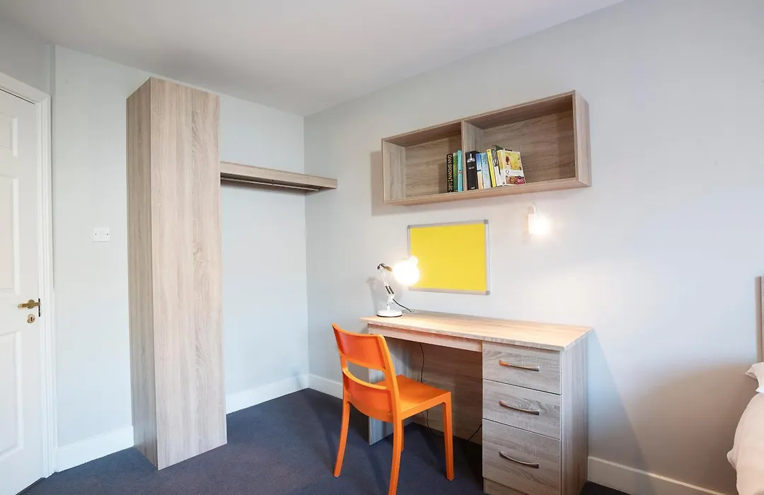 Radical Edward Square Apartments-1