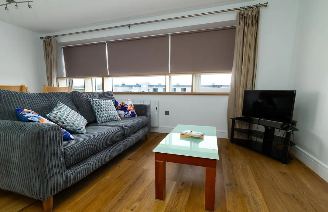 Geata Na Cathrach - Galway Lakeside Apartments-1