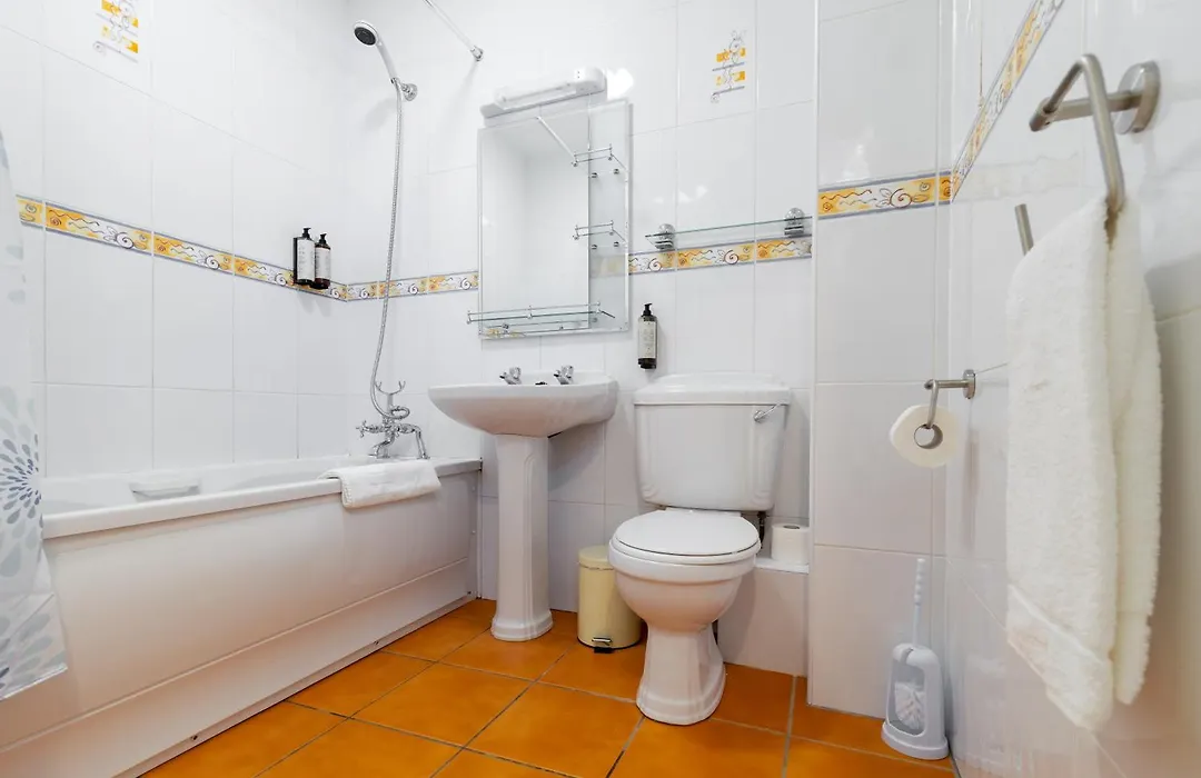 Gort Na Coiribe - Galway Lakeside Apartments-1