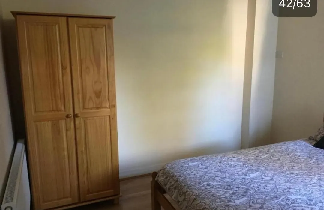 Private Bedrooms At Homestay Student Accommodation Rahoon-1