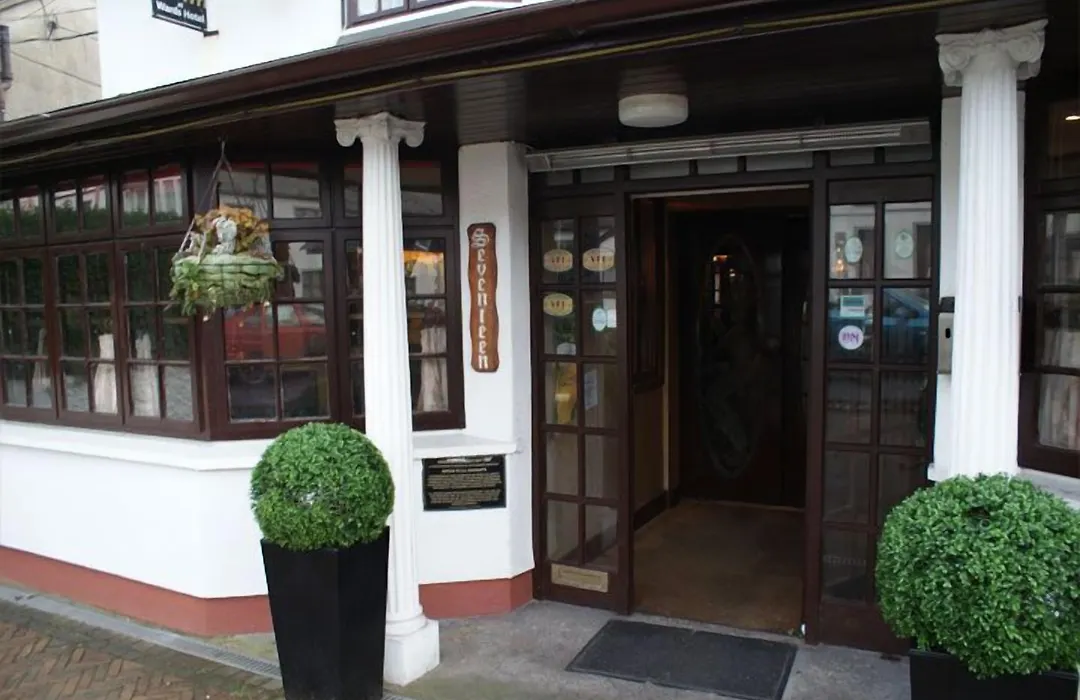 Wards Hotel-1