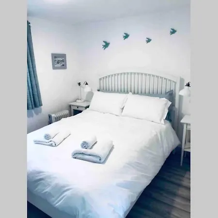 Fuchsia Apartment Tranquil Modern Seaside Apartment On The Wild Atlantic Way-2