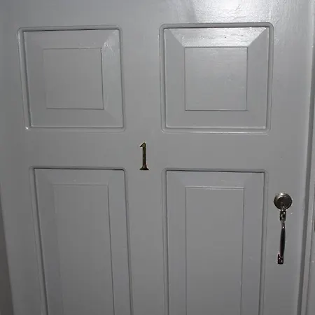 Cheap Budget Accommodation-2