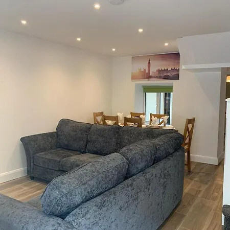 Eyre Square Lane Budget Rooms-3