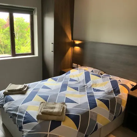 Small,Smart,Tidy 2 Bed Apartment-3