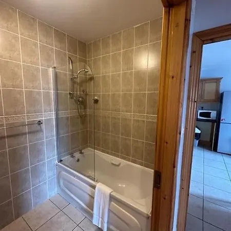 Snug Apartment Centrally Located-2