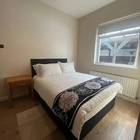 Yeats Lodge Self Catering Apartment And Bar-3