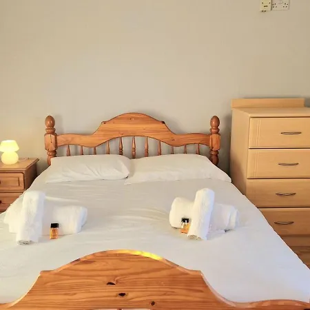 Cosy 3 Bedroom All Ensuites-2
