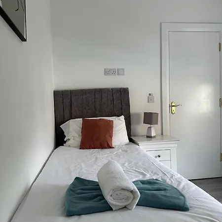Eyre Square Lane Budget Rooms-2