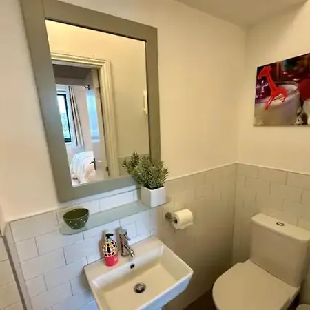 City Centre Dockside Apartment - 2 Bed, 2 Bath-2