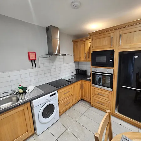 4 Eyre Square Lane-3