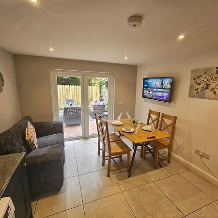 7 Eyre Square Lane-2