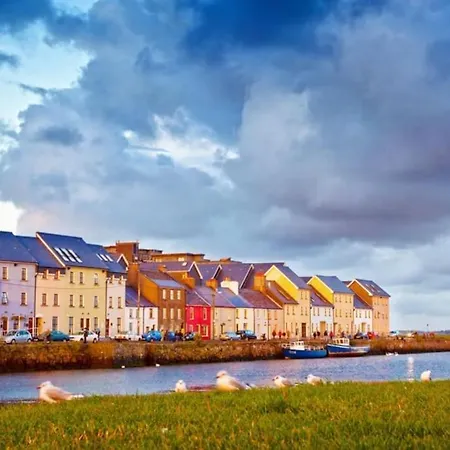 Stylish City Centre Townhouse, Sleeps 12 With Parking-2