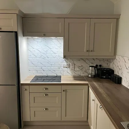 2 Kingsize Bedrooms At Castle View House-3