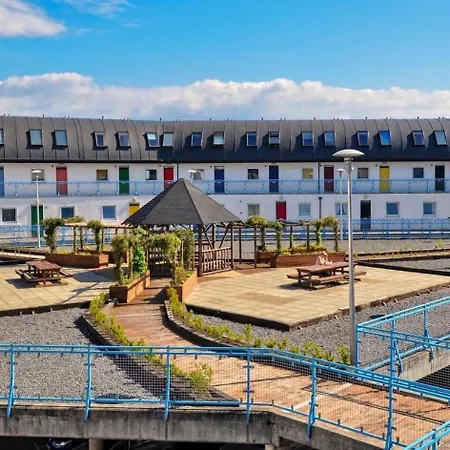 Private Double Bedroom In Front Of The Galway Port - Guest House-3