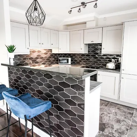 Cresent Townhouse-3