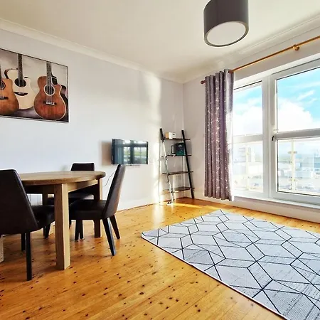 Galway City Dockland Apartment, 2 Bed, 2 Bath With Parking-3