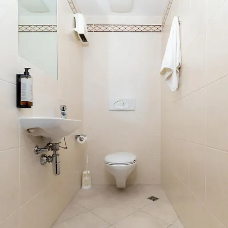 Geata Na Cathrach - Galway Lakeside Apartments-2