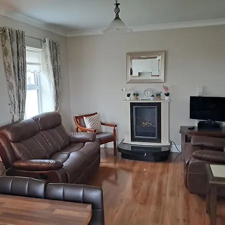 Warm Spacious Three Bed Chalet-2