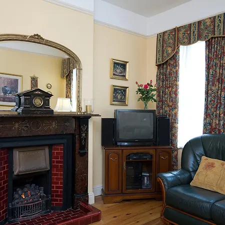 Griffin Lodge Guesthouse-2