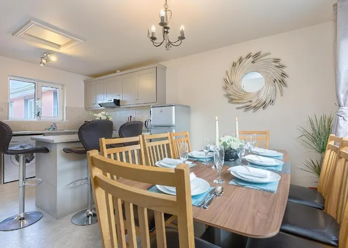 Town Square Townhouse - Best Location In Galway