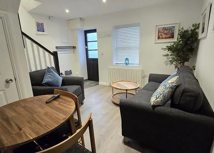 Central & Stylish, Two Bed, Two Bath Galway