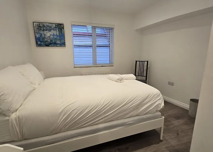 Central & Stylish, Two Bed, Two Bath Galway