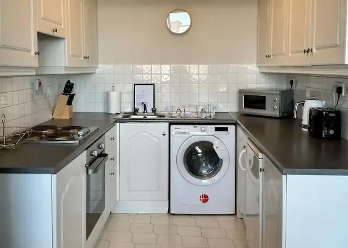 City Centre Dockside Apartment - 2 Bed, 2 Bath Galway
