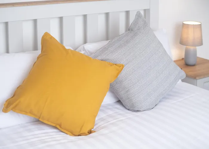 Luxury Modern Penthouse, City Centre, Sleeps 6 Galway