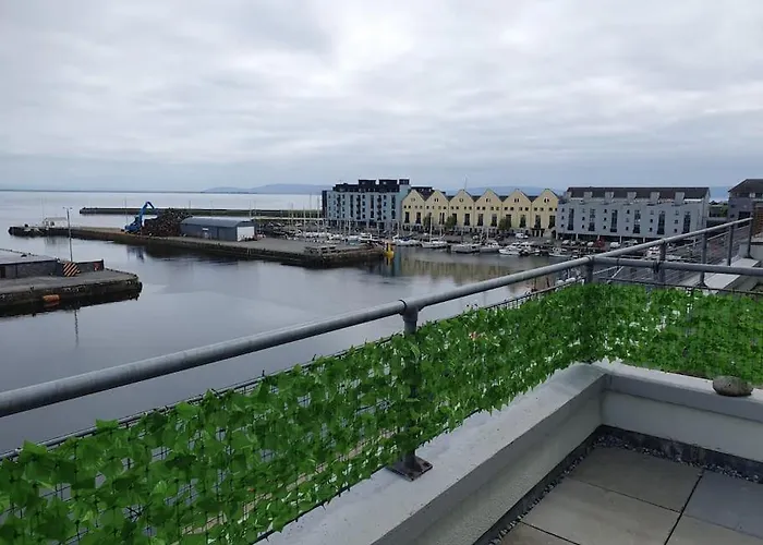 Location Location Location! Apartment Galway