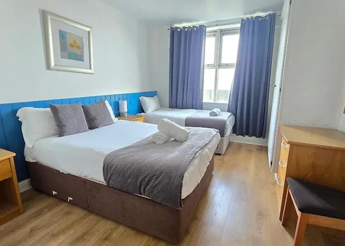Cool Dockland Apt, Sleeps 5, With Parking Galway